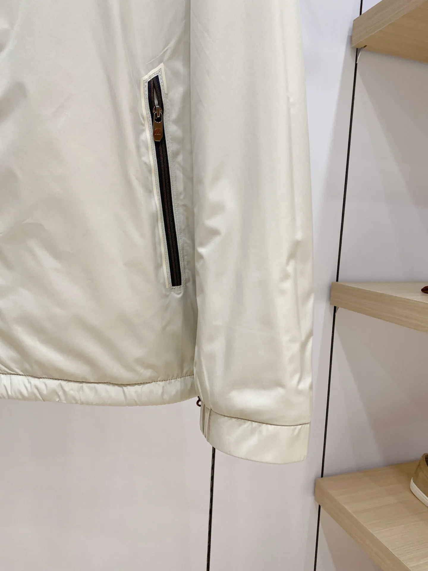 Zegna ：Classic ， ， H ， ， 。 ， ， 。 ： ， ， ， ； ， ， 。 ： ， ， ； ， 。 ， ， Premium ， 。 ： /Black/ /Cream White ， ， ， 。 Sizes：M-4XL